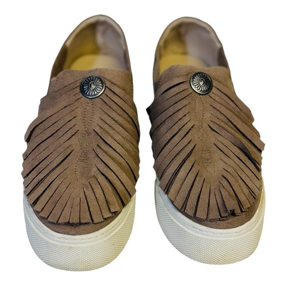 Ariat women's Taupe Faux Suede Textile upper with frindge and silver button. - Picture 1 of 11